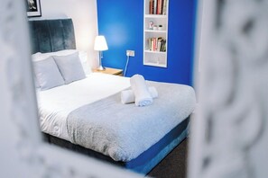 2 chambres, fer et planche à repasser, accès Internet, draps fournis