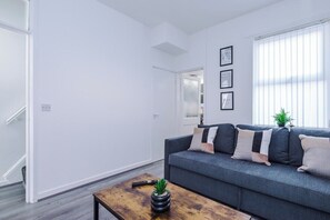 TV - 3BDR House By Eason Stays Shorts Liverpool (Liverpool/Merseyside)