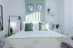 3 bedrooms, iron/ironing board, WiFi - 3BDR House By Eason Stays Shorts Liverpool (Liverpool/Merseyside)