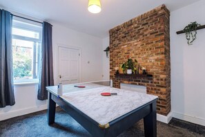 Interior - 3 BDR House By Eason Stays Short Lets Sheffield (Sheffield)