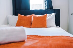 3 bedrooms, iron/ironing board, WiFi, bed sheets - 3 BDR House By Eason Stays Short Lets Sheffield (Sheffield)