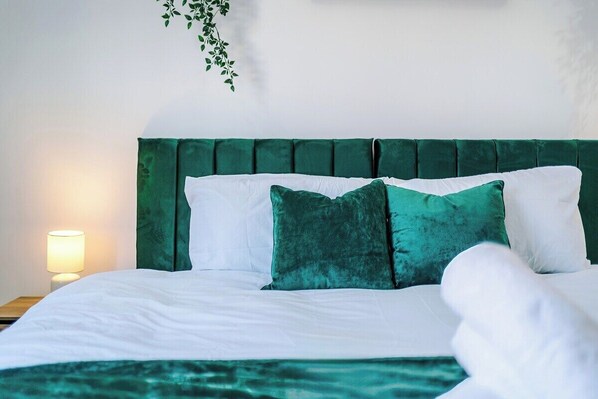 3 bedrooms, iron/ironing board, WiFi, bed sheets - 3 BDR House By Eason Stays Short Lets Sheffield (Sheffield)