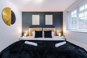 2 bedrooms, iron/ironing board, free WiFi, bed sheets