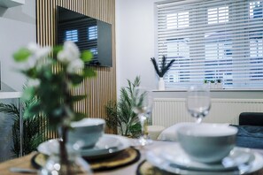 Dining - 15% Off | Free Parking | Fast Wi-Fi | Stockport (Greater Manchester)