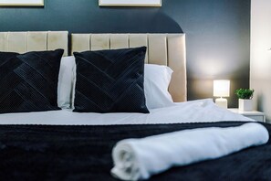 2 bedrooms, iron/ironing board, Internet, bed sheets - 15% Off | Free Parking | Fast Wi-Fi | Stockport (Greater Manchester)