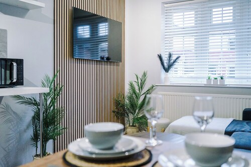 15% Off | Free Parking | Fast Wi-Fi | Stockport