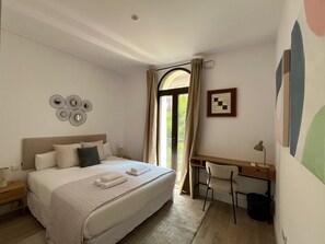 2 chambres, fer et planche à repasser, Wi-Fi, draps fournis