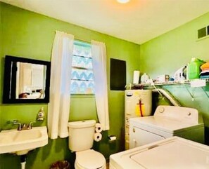 Toallas y papel de baño
