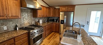 Summit House - 360° Ozark Views on 17 Private Acres Near Buffalo River