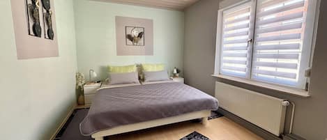 1 bedroom, iron/ironing board, travel cot, free WiFi