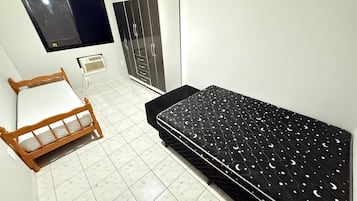Apartment | Blackout drapes, iron/ironing board, free WiFi