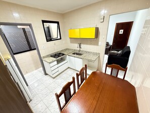 Apartment | Private kitchen - Pé na Areia Canto do Forte VI (Praia Grande)