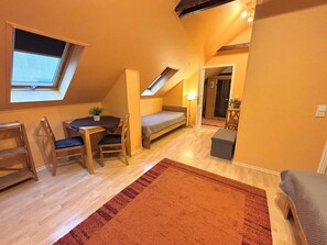 1 dormitorio, tabla de planchar con plancha, cuna de viaje y wifi gratis