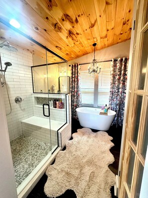 Dusche, Haartrockner, Bidet, Handtücher