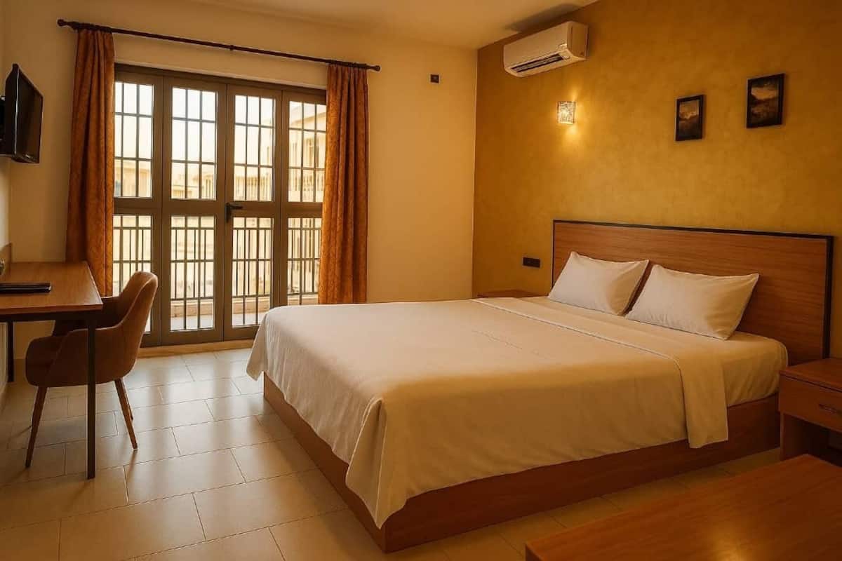 Chambre Double Confort, vue fleuve | Surmatelas, espace de travail pour ordinateur portable, Wi-Fi gratuit