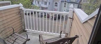 Spacious 4-bedroom townhome in beach town Highlands