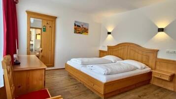 Standard Double Room, Garden View | Free WiFi