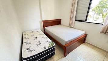 Apartamento | Cortinas blackout, ferros/tábuas de passar roupa, Wi-Fi de cortesia