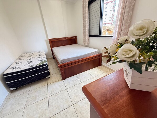 Apartment | Verdunkelungsvorhänge, Bügeleisen/Bügelbrett, kostenloses WLAN