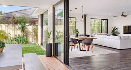 Mainbreak Dunsborough – Stylish Coastal Retreat