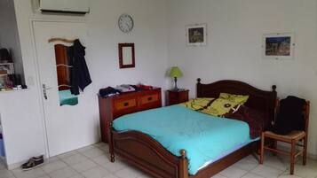 1 chambre, fer et planche Ă repasser, Wi-Fi, draps fournis