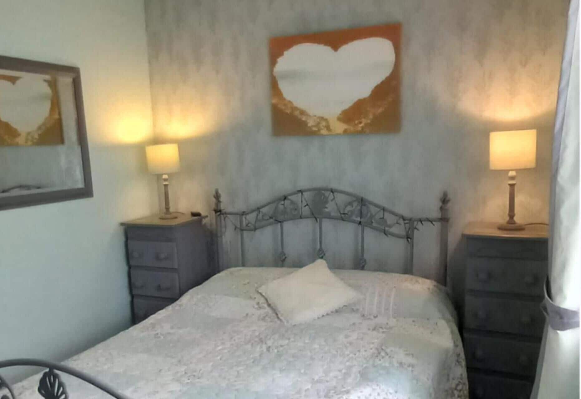 3 bedrooms, iron/ironing board, free WiFi