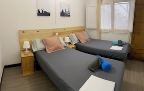 3 bedrooms, WiFi, bed sheets - Cosy flat 200m from the beach (Tamariu)