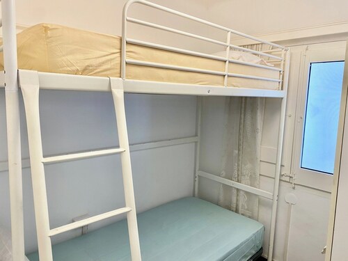 Cosy flat 200m from the beach