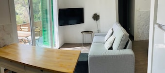 Cosy flat 200m from the beach