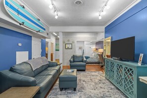 Smart TV - Coastal Swan 2.0
Charming waterfront king Boutique studio in peaceful Swansboro. (Swansboro)