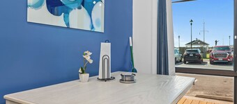 Coastal Swan 2.0
Charming waterfront 2-Queen studio in peaceful Swansboro.