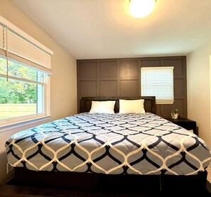 4 bedrooms, WiFi, bed sheets