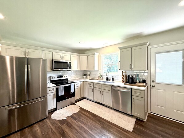 Fridge, microwave, oven, dishwasher