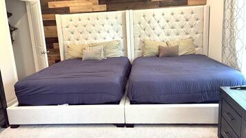 4 bedrooms, desk, iron/ironing board, travel crib