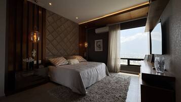 2 bedrooms, desk, WiFi, bed sheets