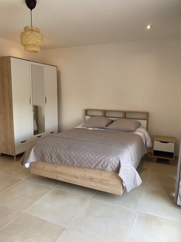 1 bedroom, WiFi, bed sheets