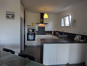 ميكروويف، فرن، موقد طهي مسطح، غسالة أطباق