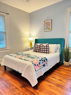 2 slaapkamers, een strijkplank/strijkijzer, gratis wifi, beddengoed