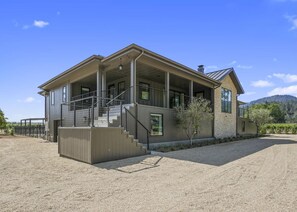 Exterior - Salmina Estate — Vineyard View Home (Calistoga)