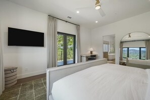 5 bedrooms, iron/ironing board, free WiFi, bed sheets
