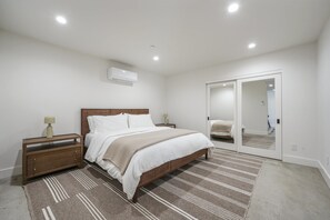 5 室のベッドルーム、アイロン / アイロン台、WiFi、ベッドシーツ