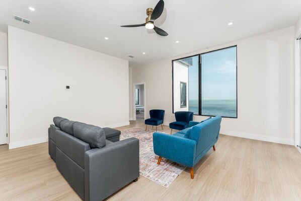 TV, fireplace, stereo, offices