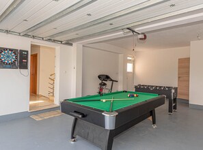 Villa (Five Bedroom Villa with Outdoor Pool) | Games room