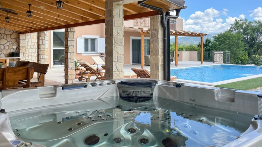 Villa Maria With Outdoor Pool