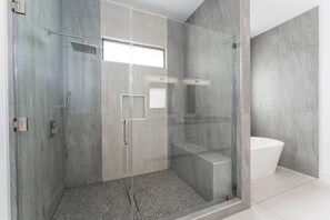 Shower, hair dryer, towels - NEW LUXURY 4,000 SF Waterfront Home w/Pool , Sleeps 22 (Port Isabel)
