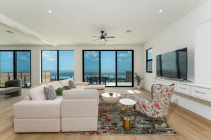 Smart TV, fireplace, stereo, offices - NEW LUXURY 4,000 SF Waterfront Home w/Pool , Sleeps 22 (Port Isabel)