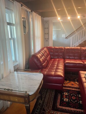 Smart TV, fireplace - Peaceful Meredith Getaway - 2 BR w/ Wifi & Charm (Meredith)