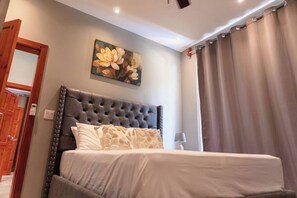 3 bedrooms, iron/ironing board, WiFi, bed sheets