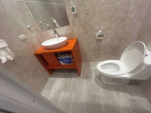 Dusche, Seife, Toilettenpapier
