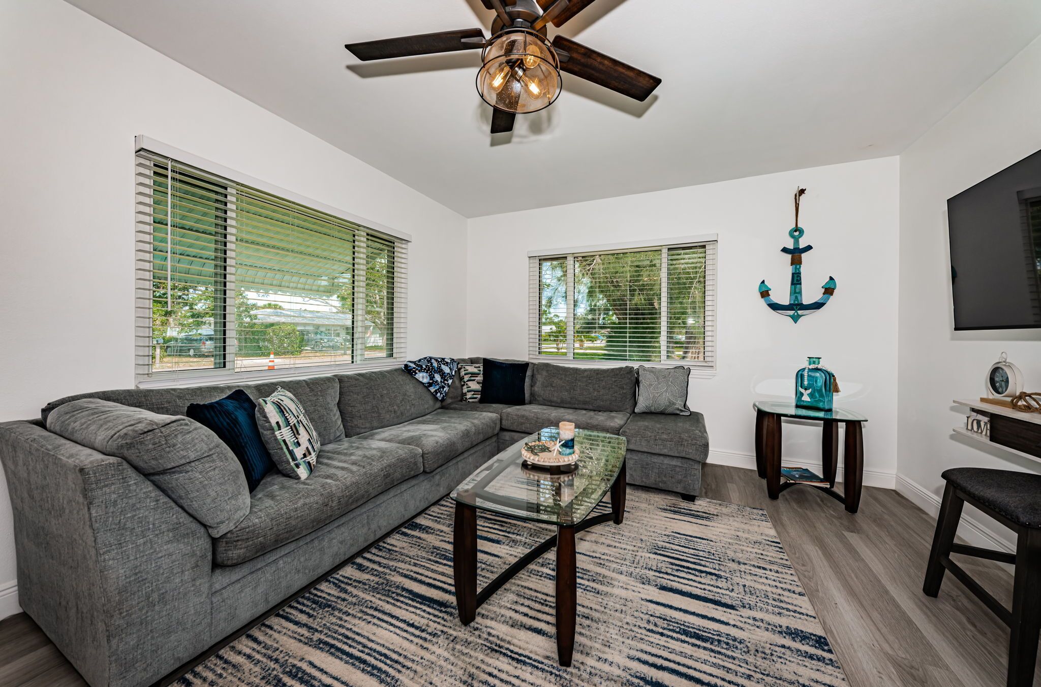 Charming Bungalow Minutes Away From The Beach, Local Restaurants & Shops. - Largo, FL